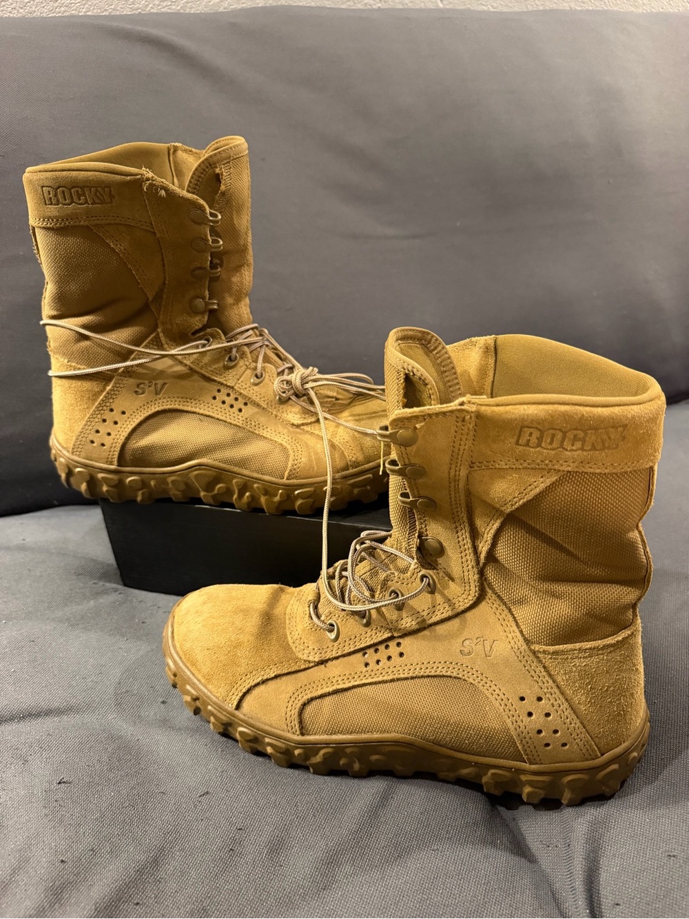 Rocky S2V Men's Size 11R Tactical Boot in Coyote Brown